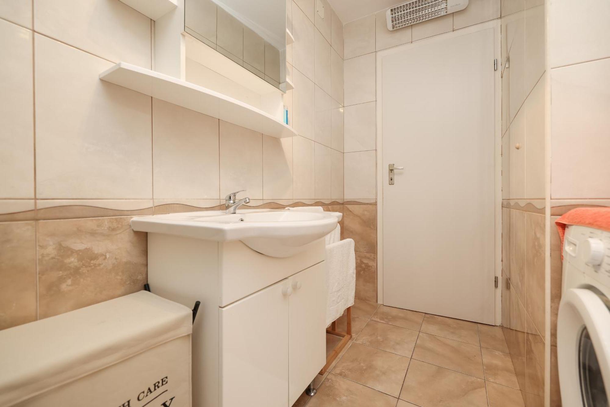 Apartment Viva - 2 Bedroom In Centar *